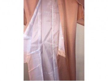 Japansk kimono, laksefarvet silke-look